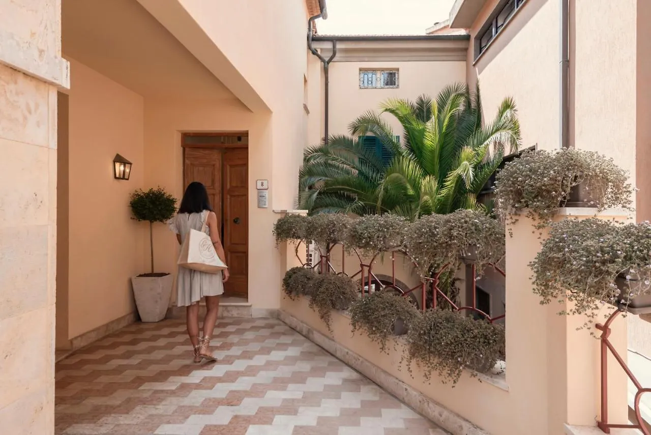 Palazzo Degli Archi Apartment San Vincenzo 0*,