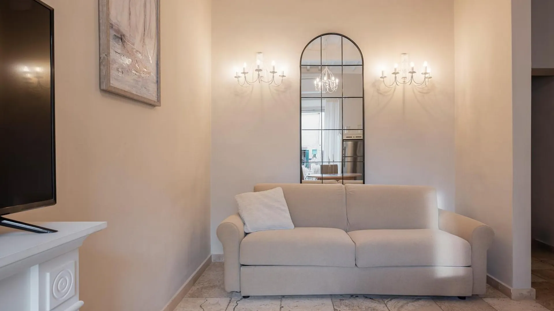 Palazzo Degli Archi Apartment San Vincenzo 0*,