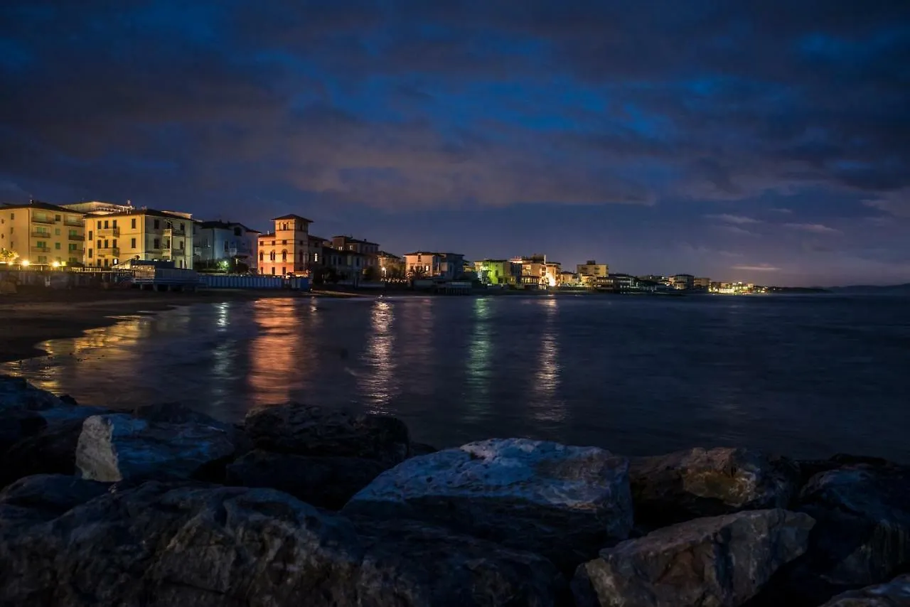 Palazzo Degli Archi Apartment San Vincenzo 0*,